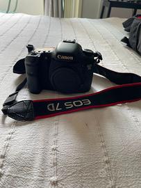 Canon 7D + obiettivi e accessori prezzo trattabile