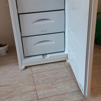 Freezer verticale 3 cassetti