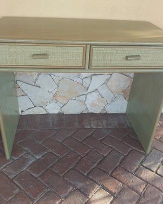 Scrivania in legno verde 