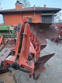 Aratro quaddrivomere voltaorecchio