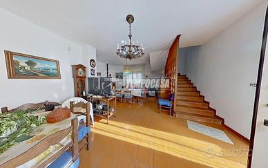 VILLA INDIPENDENTE CON TAVERNETTA, GIARDINO E BOX