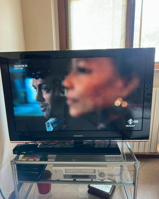 Samsung 40” LCD Full HD + Decoder i-ZAP DVB-T2