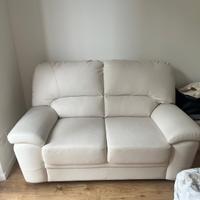 Divano in pelle praticamente nuovo