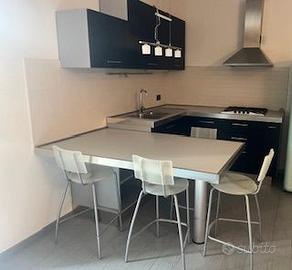 Cucina Berloni, color wengé, top laminato