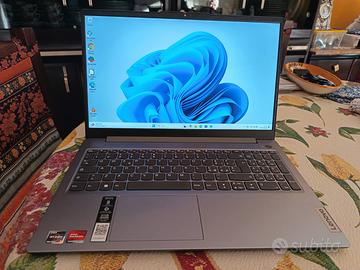 Portatile LENOVO 15,6" AMD Ryzen 5 - 16GB - 512GB