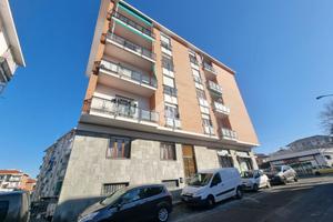 3 LOCALI A GASSINO TORINESE