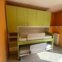 Cameretta a ponte con letti scorrevoli