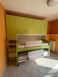 Cameretta a ponte con letti scorrevoli