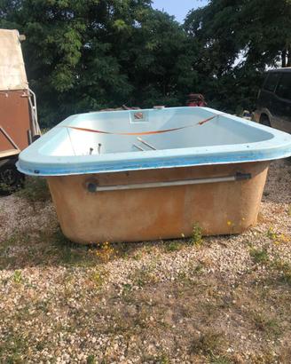 Piscina in vetroresina