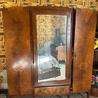 Armadio Art Déco in radica con specchio centrale