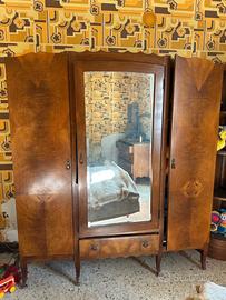 Armadio Art Déco in radica con specchio centrale