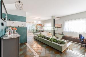 VILLA UNIFAMILIARE CON ESCLUSIVA CON PISCINA E 75