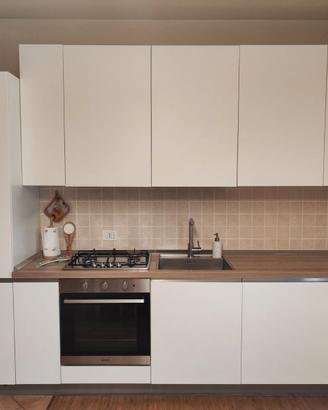 Cucina componibile bianca opaca – buono stato