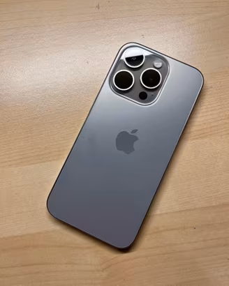IPhone 15 pro 128GB batteria 100%