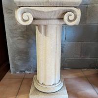 Colonna in marmo beige