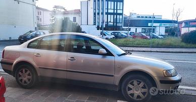 Volkswagen Passat 1.9 TDI/110 CV cat Trendline