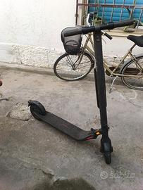 monopattino Ninebot