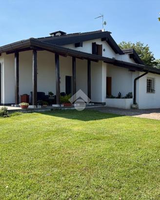 VILLA SINGOLA A COLLOREDO DI MONTE ALBANO