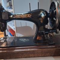Macchina da Cucire Singer Antica con Custodia