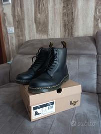 Dr.. Martens 