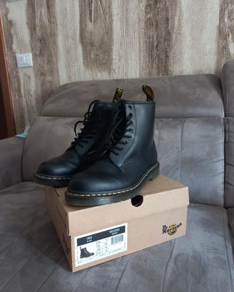 Dr.. Martens 