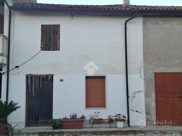 CASA DI CORTE A ZEVIO