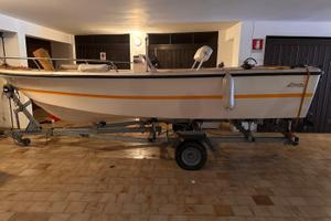 Barca a motore Fiart Mare