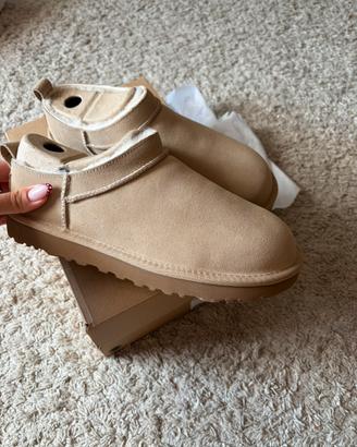 UGG classic mini