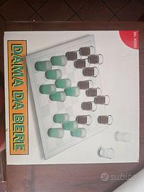 Gioco da tavola dama da bere