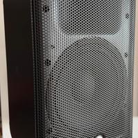 2 Yamaha DXR 10 MK II.
1 Yamaha SUB DXS 12 MK II
