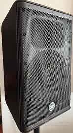 2 Yamaha DXR 10 MK II.
1 Yamaha SUB DXS 12 MK II
