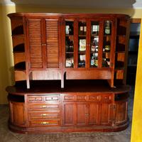 Elegante Credenza Classica in Legno