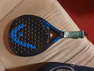 borsa e racchetta da padel