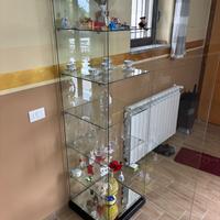 Vetrina in cristallo con chiusura e luci