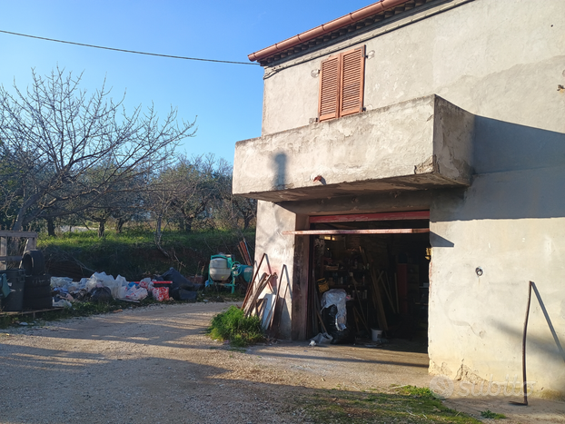 Vendita casa colonica al coppo di Sirolo