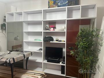 Parete attrezzata legno con porte scorrevoli