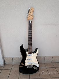Squier Bullet Stratocaster 2008 + ampli Eko PL15C