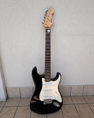 Squier Bullet Stratocaster 2008 + ampli Eko PL15C