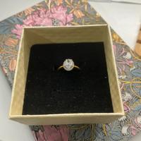 Anello nuziale bicolore con zircone
