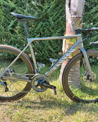 Bici da corsa canyon ultimate cf sl 8 disc tagli M
