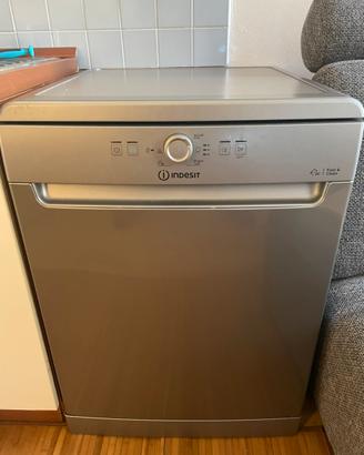 Lavastoviglie Indesit 14 coperti