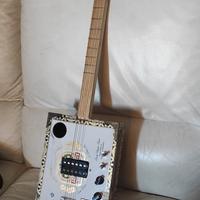 Cigar box Guitar venduta