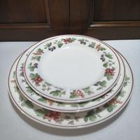 Piatti Wedgwood Queen's Ware 