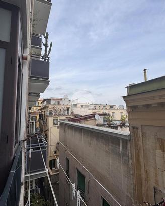 3 LOCALI A NAPOLI