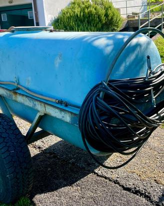 Carrello con botte