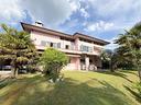 villa-di-530-m²-con-piu-di-5-locali-e-posto-auto-a