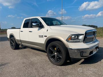 DODGE RAM 1500 LARAMIE 5.7 HEMI V8 -