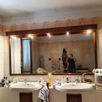 SPECCHIERA MOLTO GRANDE IN LEGNO CON LUCI