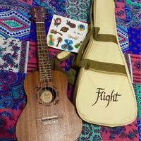 Ukulele Flight concerto con tutti accessori