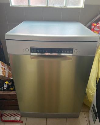 Lavastoviglie BOSCH per trasloco in uso da gen 25